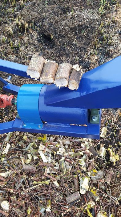 Шнековий подрібнювач гілля