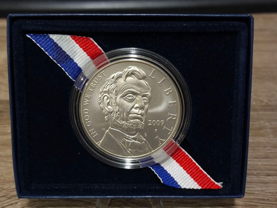 Срібний долар США Авраам Лінкольн 2009р. Сертифікат. Футляр.