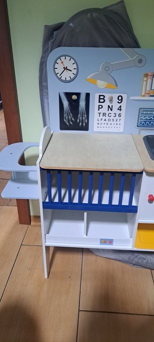 Weterynarz klinika lekarz zabawka drewniana playtive