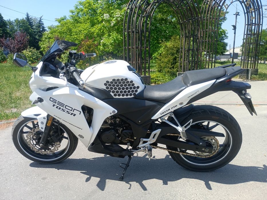 Продам Геон тосса 250