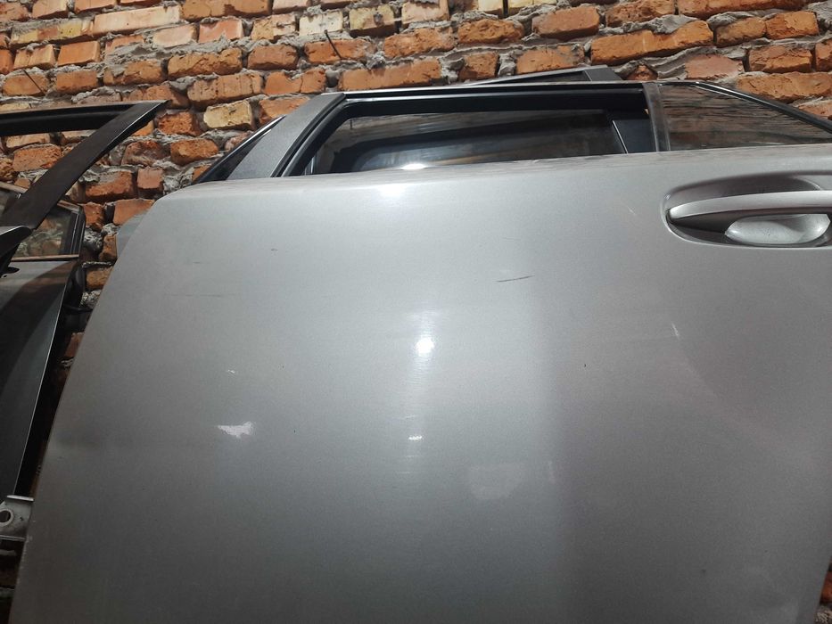 Задня ліва дверка двері дверь Тойота Авенсіс т27 універсал