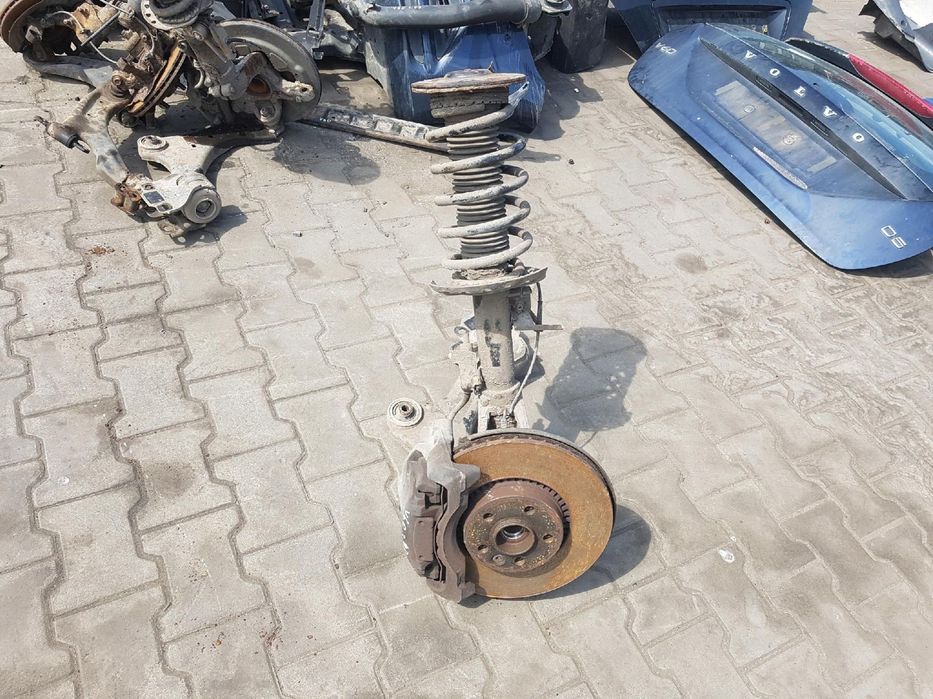 VOLVO V60 S60 II 10-13r 2.4 D WAHACZ AMORTYZATOR ZWROTNICA LEWA PRZÓD