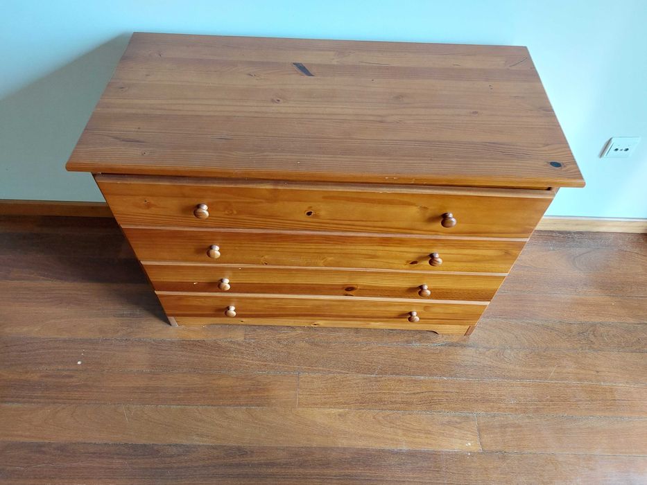 Vende-se Quarto de Casal