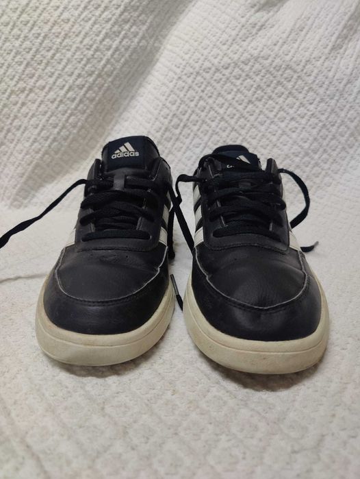 Sapatilhas Adidas tam. 42 em muito bom estado