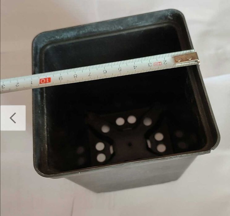 295szt 1l doniczki produkcyjne p11 + 25szt p9 kwadratowe