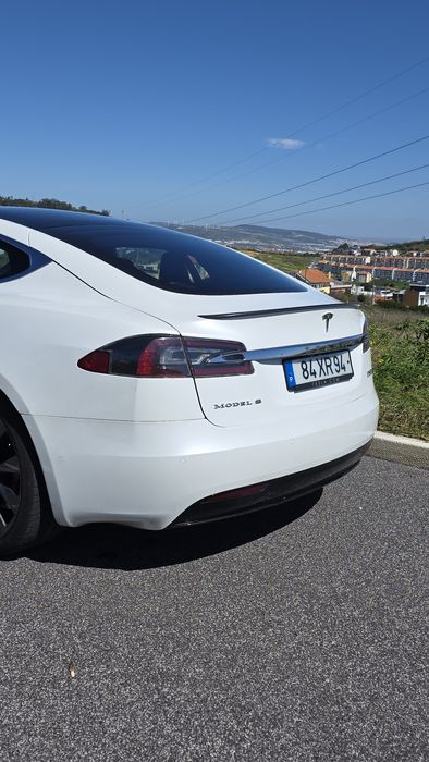 Tesla model S performance