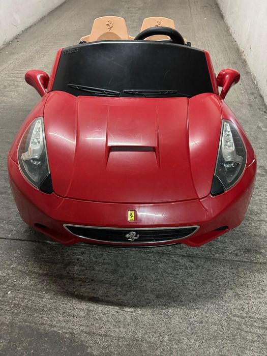 Carro elétrico dois lugares Ferrari para criança