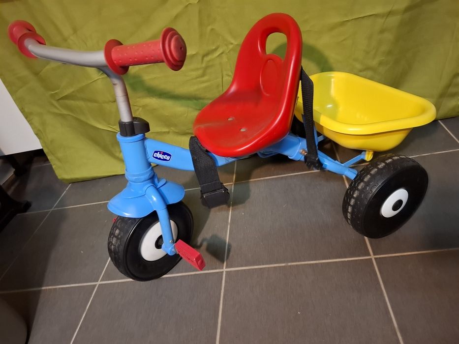 Triciclo de crianças chicco com travão
