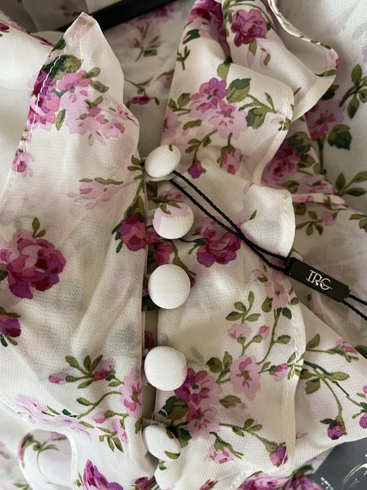 Блуза нова на гудзиках