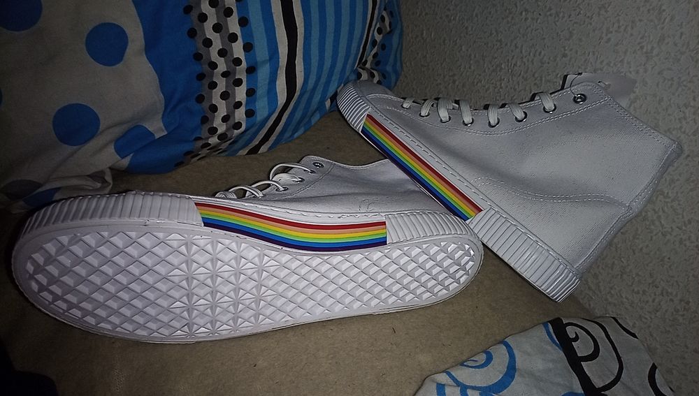 44 Buty z tęczą, lgbt, tęczowe, tolerancyjne trampki