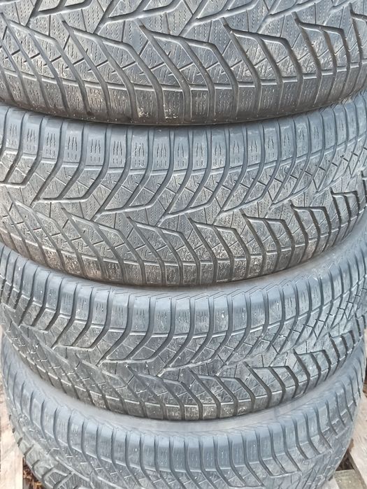 255 45 r20 105V Yokohama BluEarth winter V905 komplet zima wymiana