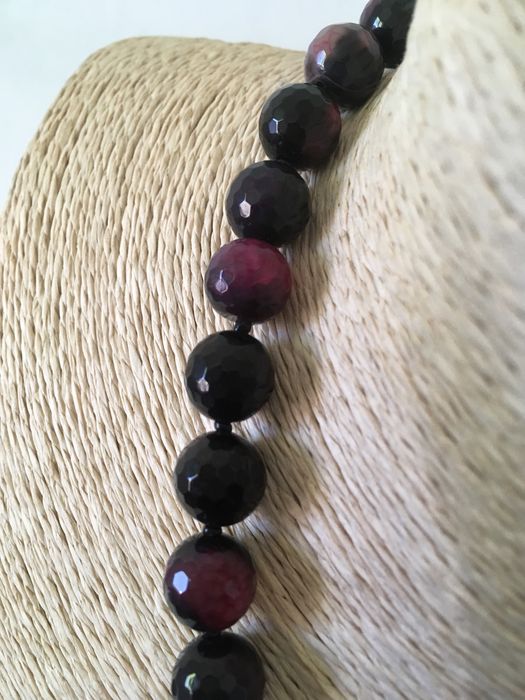 Naszyjnik korale kolia z naturalnego kamienia onyks.