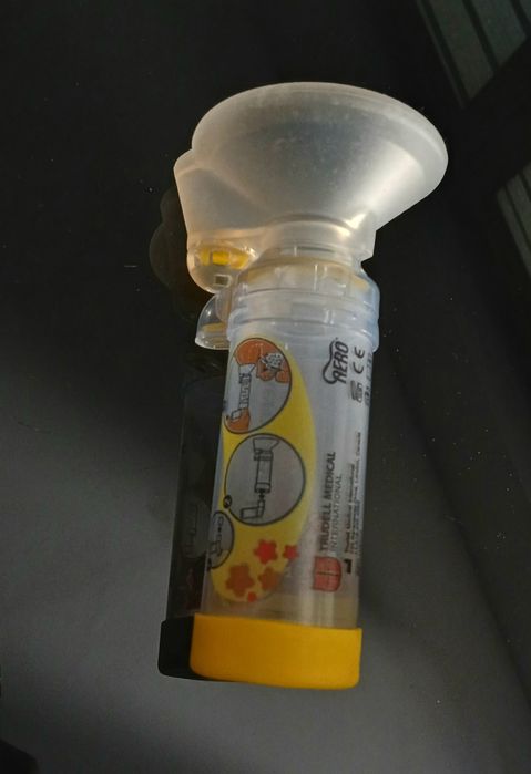 AeroChamber Plus Flow-Vu, komora inhalacyjna z maską