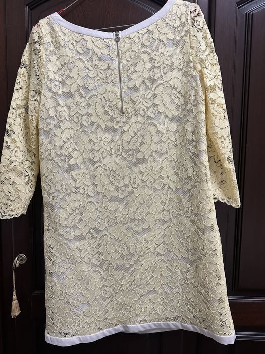 Liu.Jo vestido original de renda bege e amarelo