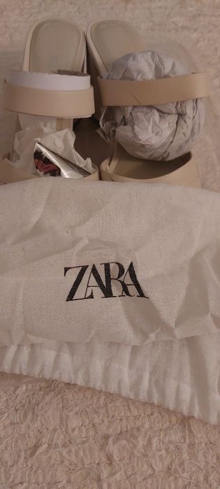 Sandalias Zara brancas 36