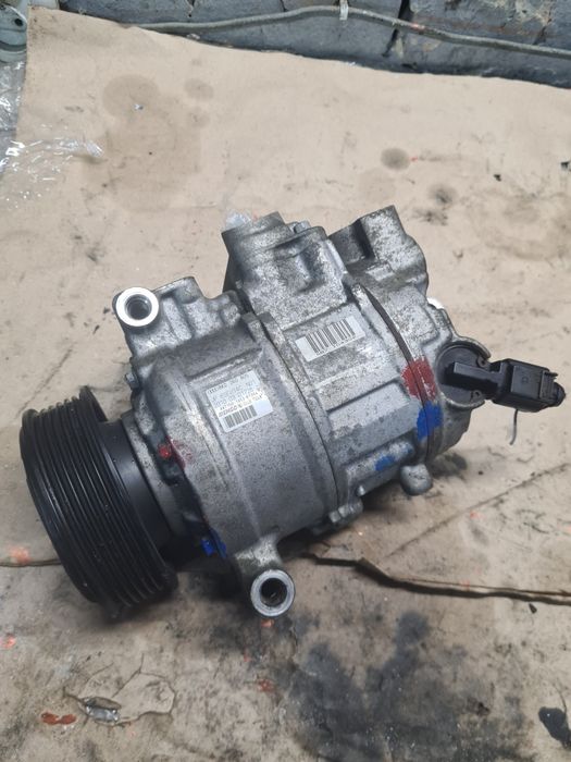 Компрессор кондиціонера 8KD260805 Audi a4 b8 a5 8T Q5 8R