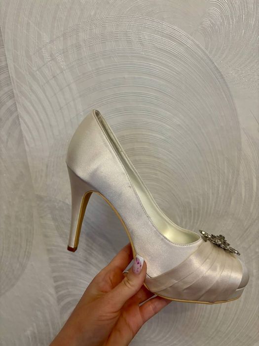 Класичні підбори шпилька