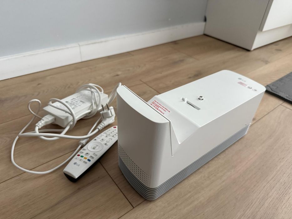 Projektor krótkoogniskowy LG HF85LSR