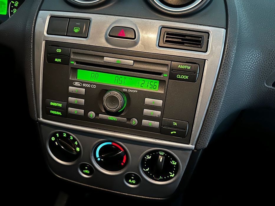 Ford Fiesta 1.25 16v - 2006/04 - Com A/C