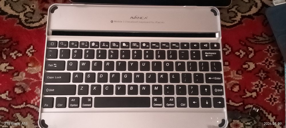 Бездротова блютуз клавіатура