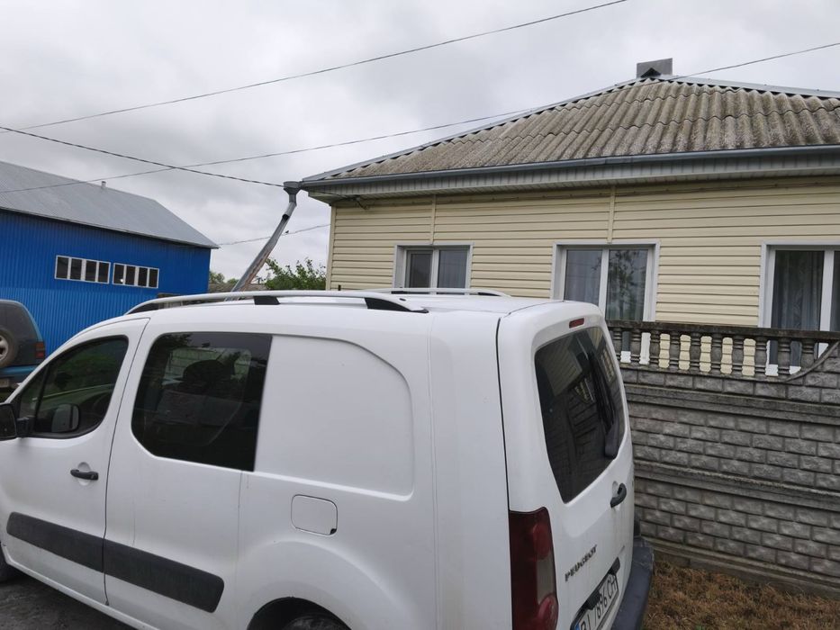 Продам автомобіль Пежо Партнер.