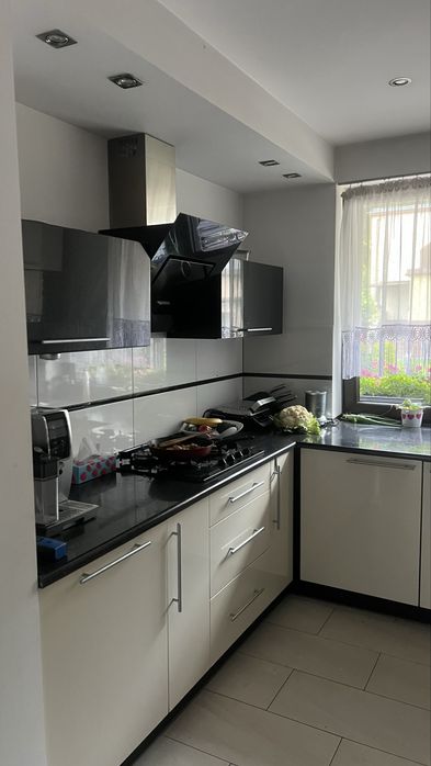 Kuchnia bialo - czarna