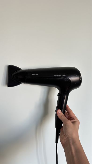 Фен Philips ThermoProtect 2100W