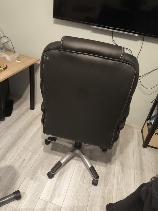 Fotel obrotowy stan idealny