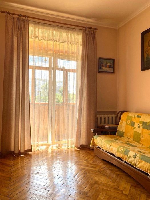 продам 2-х кімнатну сталінку з гарним ремонтом вул.Богоутівська 36