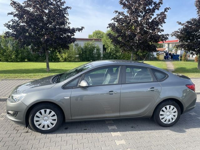Opel Astra Opel Astra J 1,4 Turbo, 2019 rok