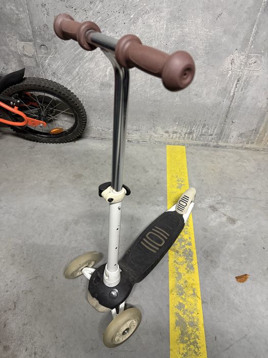 Hulajnoga na trzech kołach