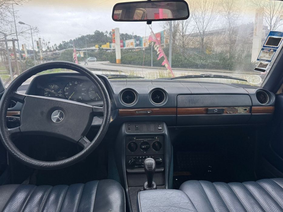 Mercedes 300D (3000)