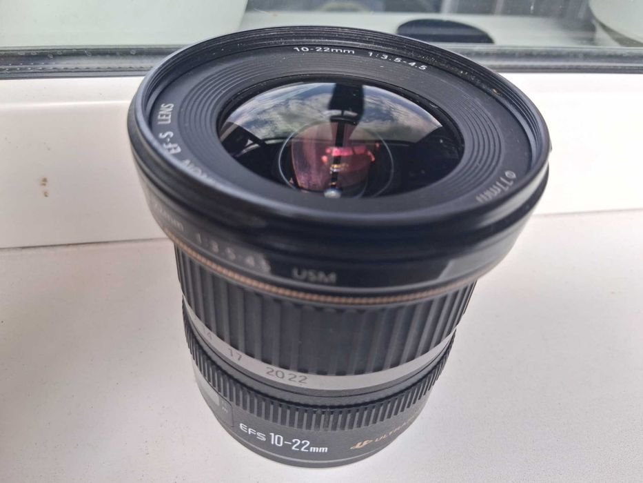 Обєктив Об'єктив Canon EF-S 10-18mm f/4.5-5.6 IS STM