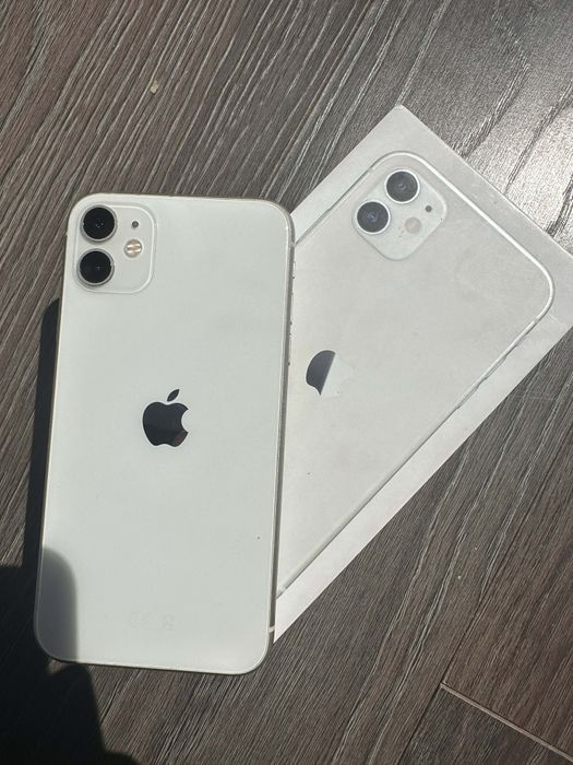 iPhone 11.   64 GB.    BIAŁY