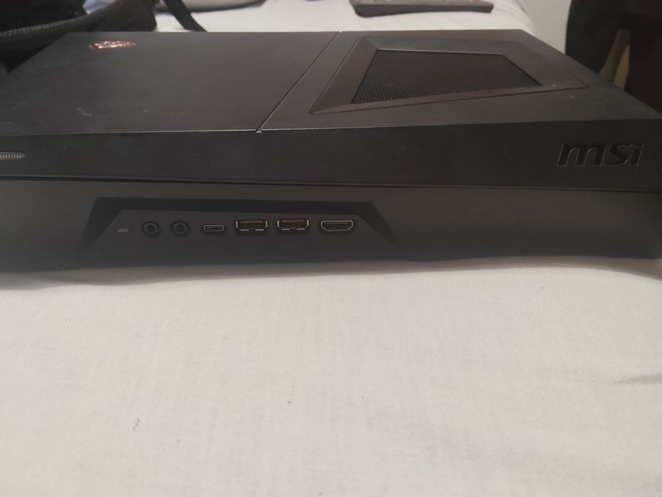 PC MSI Trident 3 8RB-292ES
Processador: Intel Core i5-8400,