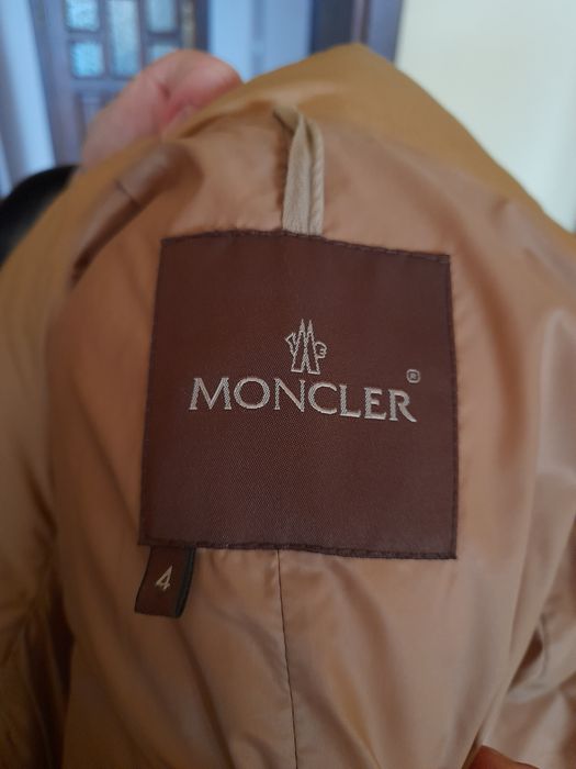 Пуховик, куртка жіноча MONCLER