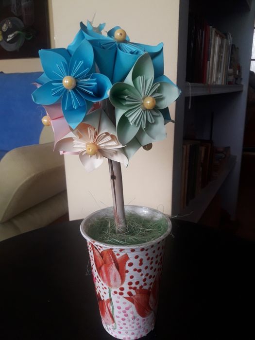 Kwiatek ręcznie wykonany, wys. 30 cm