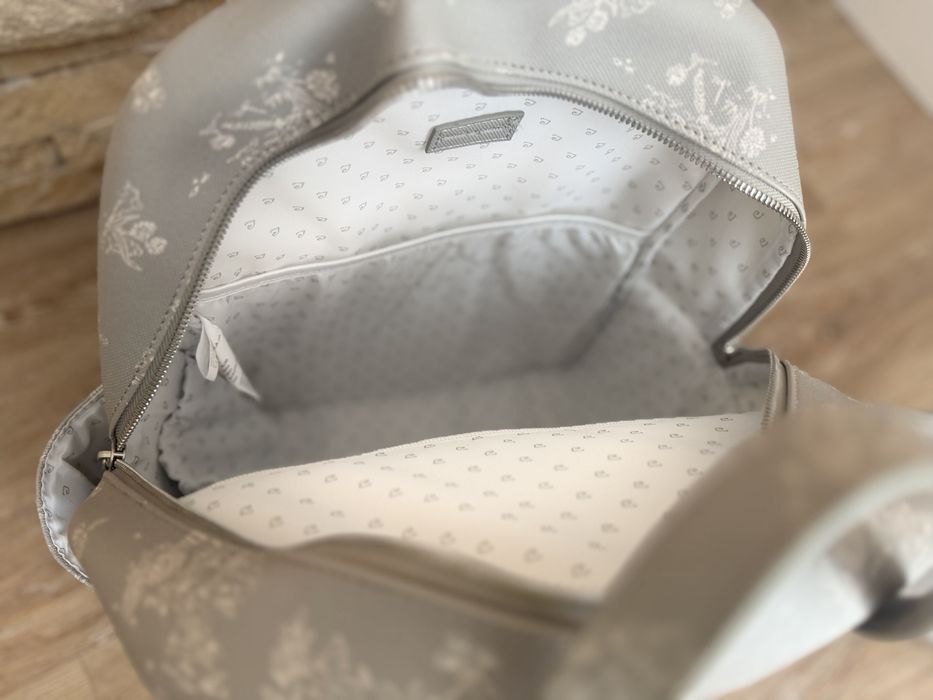 Mochila e bolsa de maternidade pasito a pasito