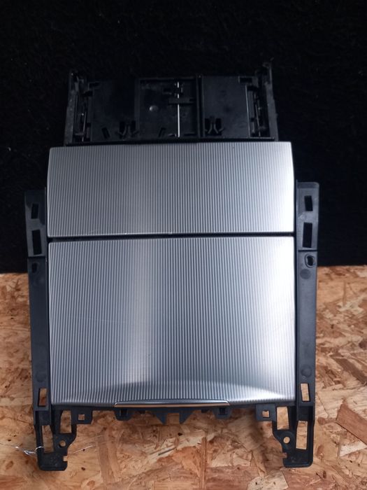 Consola central compartimento arrumação isqueiro Mercedes Class E W212