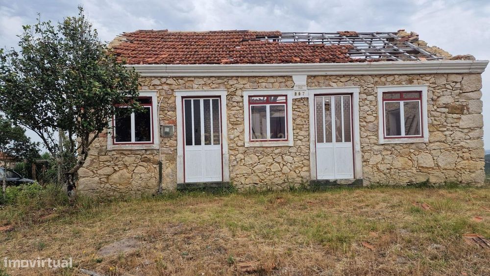 Ruina com Potencial em Colmeias, Leiria