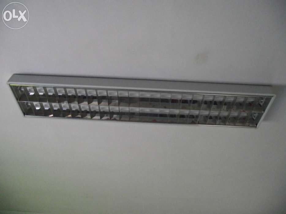 Candeeiro de teto - Armadura utilitária de grandes dimensões