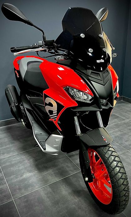 Aprilia SR GT 200