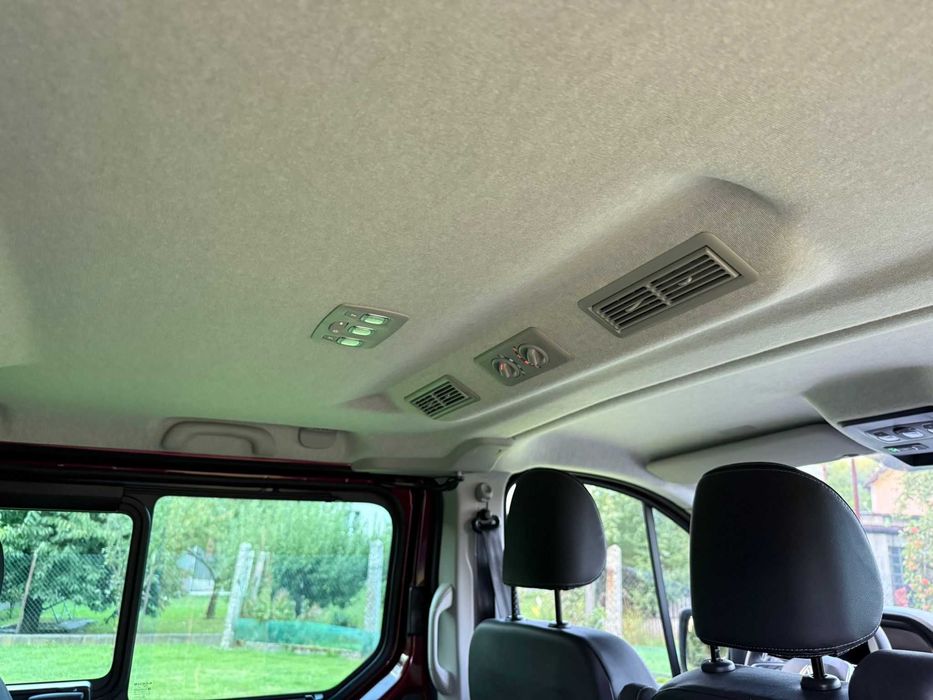 Wynajem Bus Renault Trafic 9 osób 2025 rok, LONG