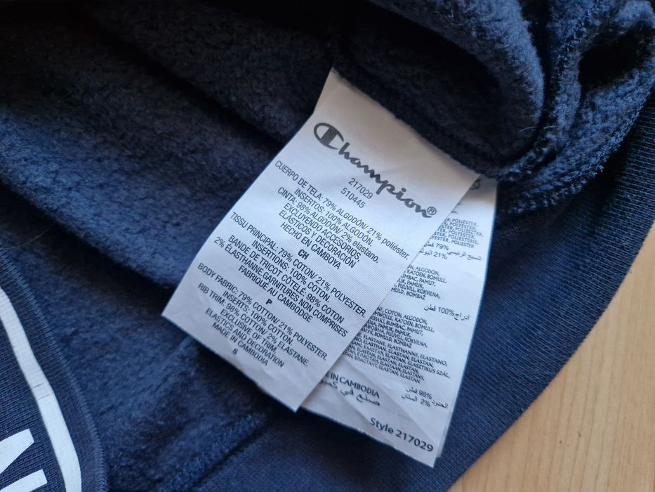 Bluza Champion
Rozmiar: M
Szerokość mierzona pod pachami: 2x52/53cm
Dł
