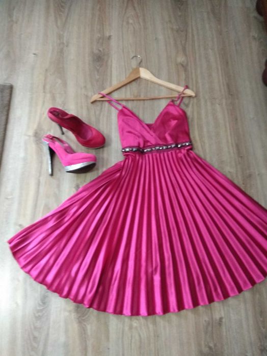 Sukienka  fuksja+ buty gratis
