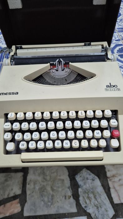 Máquina de escrever Messa