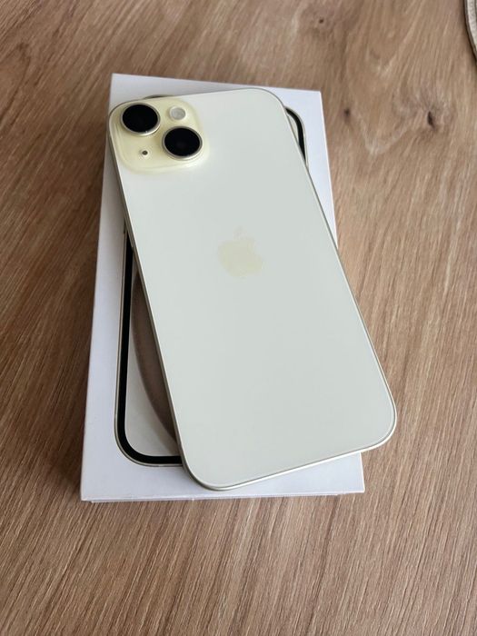 iPhone 15 128 GB Super Stan Komplet