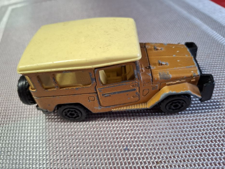 Majorette Toyota skala 1:36