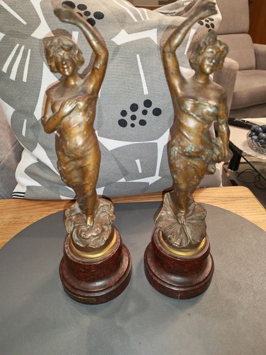 Para figurek metalowych A. Rucho Francja