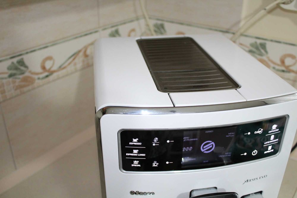 BIAŁY LUX ekspres SAECO XELSIS EVO lcd menu pl dotyk po serwisie gwara